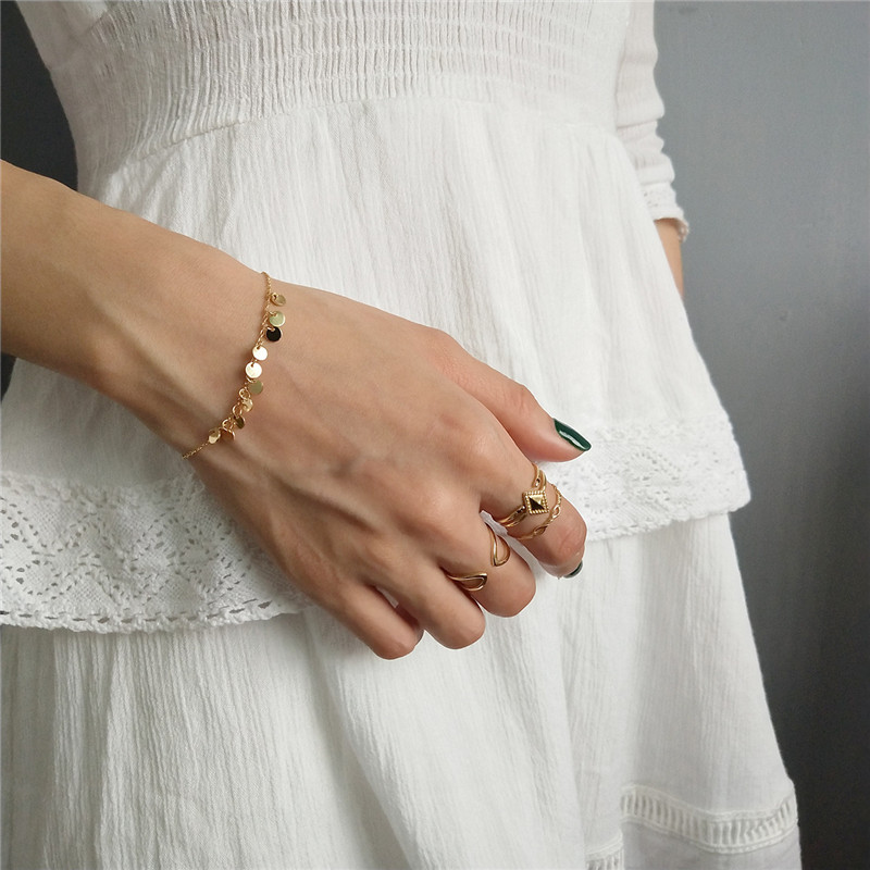 Tiny Discs Decorated Bracelet