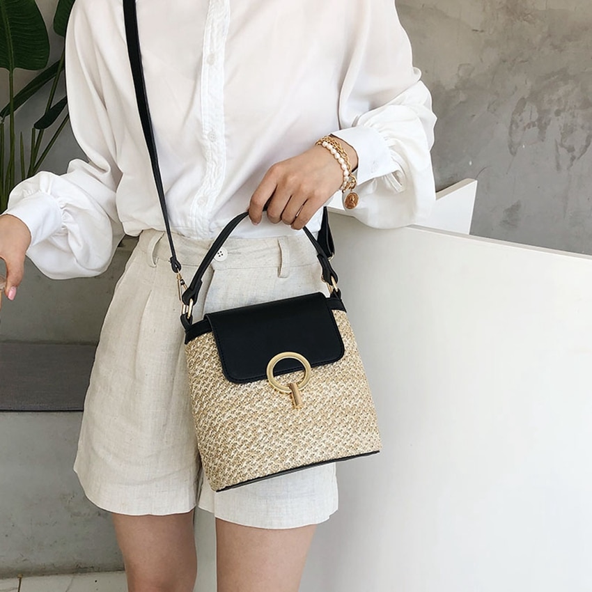 Women's Woven Straw Bucket Shaped Crossbody Bag